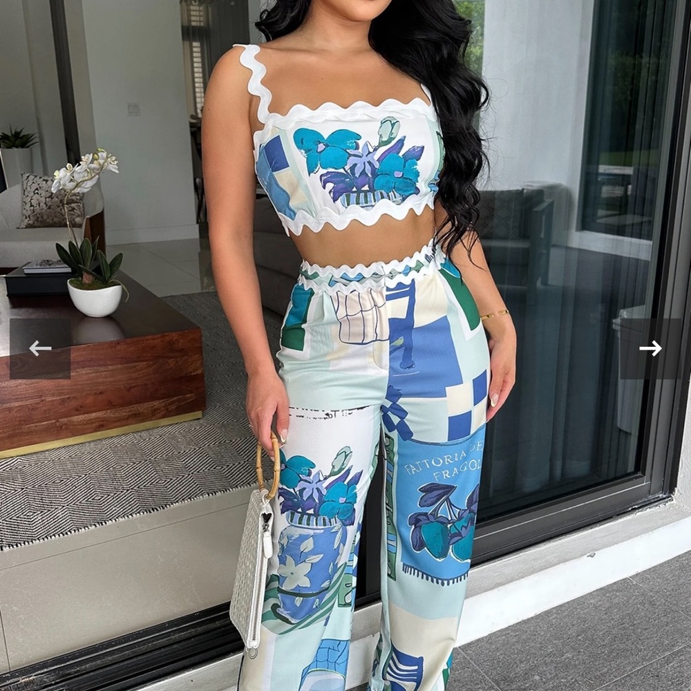 Stylish Women's Blue Patterned Pants